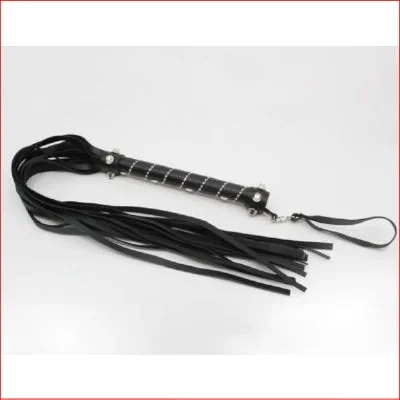 Chain Wrap Handle Whip w Studs Black